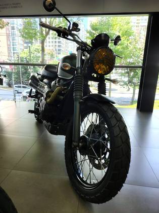 TRIUMPH STREET SCRAMBLER TRIUMPH STREET SCRAMBLER